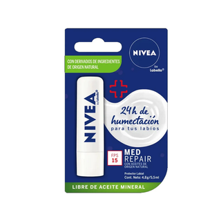NIVEA Protector Labial Humectante Derma Care FPS 15